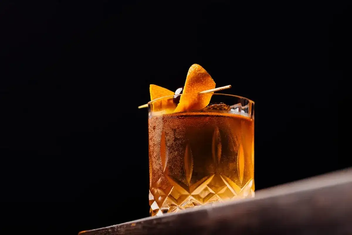 Angostura w drinkach - jak smakuje i z czym ją mieszać?