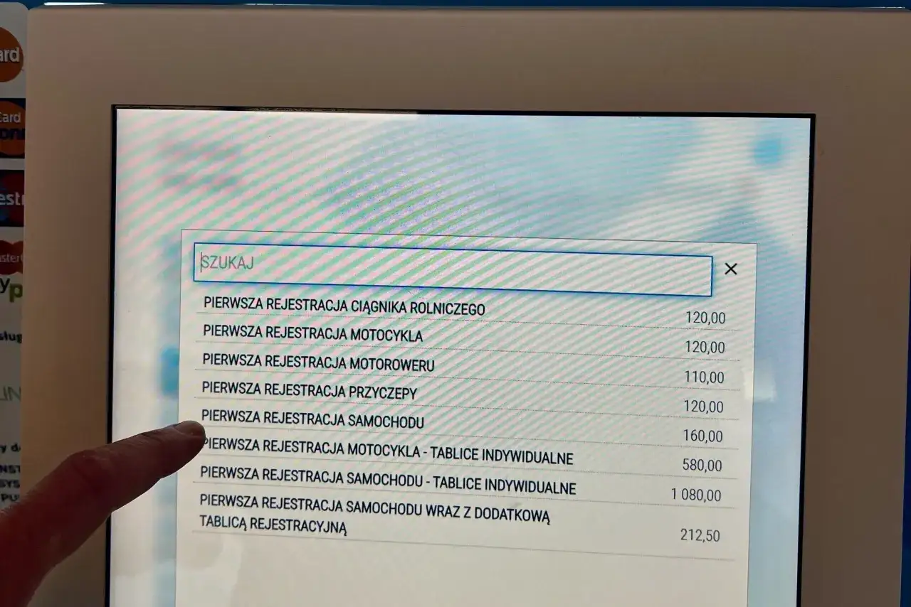 Przerejestrowanie samochodu bez zmiany tablic - ile to kosztuje?