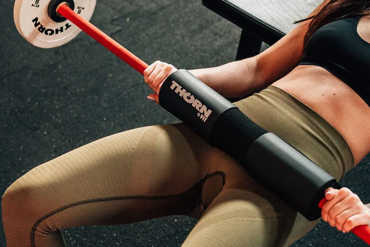 Hip thrust w domu - Technika, błędy i efekty bez siłowni