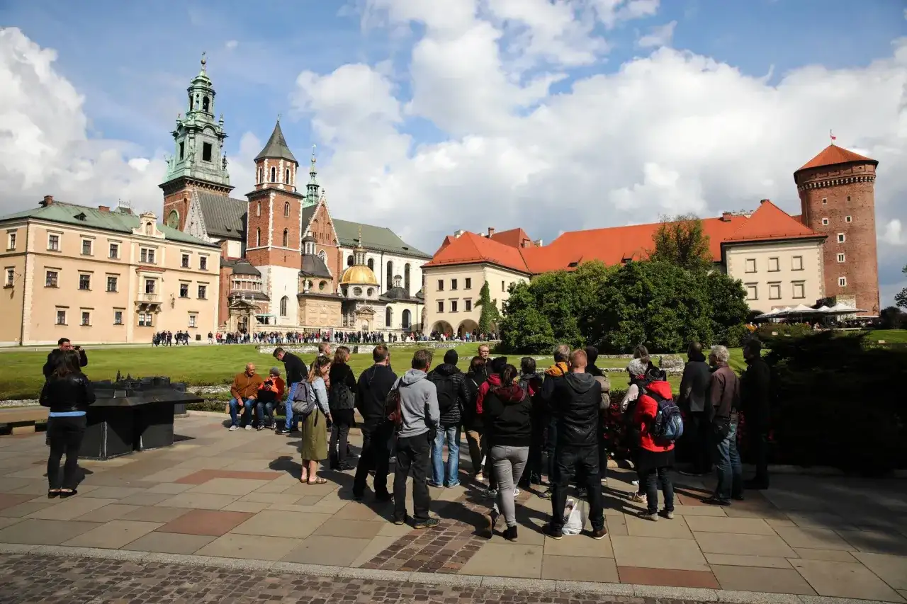 Wawel - Ceny biletów. Jak zwiedzać z dziećmi, by nie przepłacić?