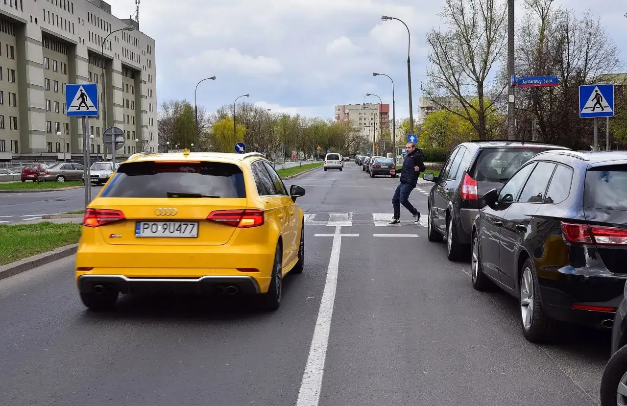 Parkowanie na przejściu dla pieszych - jakie grożą kary?