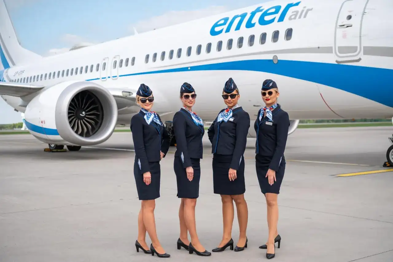 Jedzenie na rejsach Enter Air - co czeka na pokładzie?