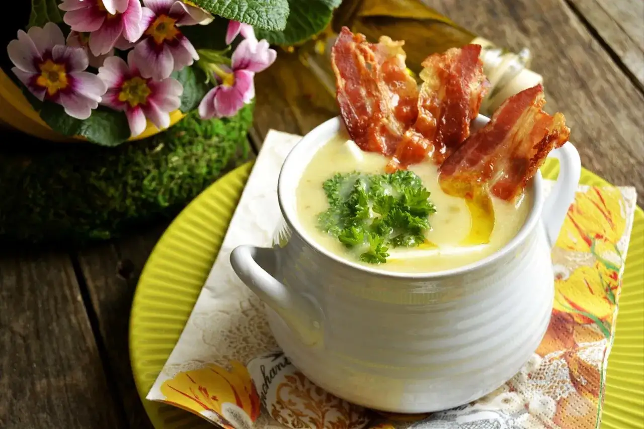 Zupa chrzanowa na Wielkanoc - przepis, który pokochasz!