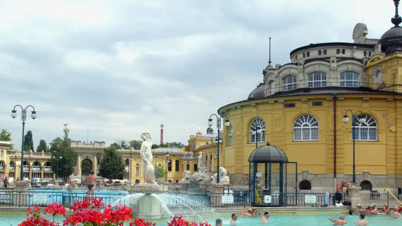 Termy Budapeszt - Ile kosztują? Porównaj ceny i oszczędź!
