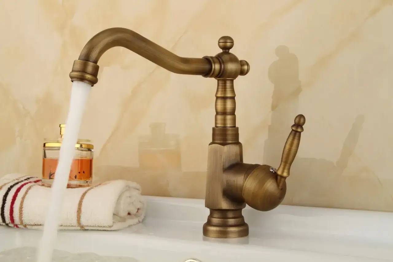 Mosiężna bateria retro: Styl, trwałość i praktyczny poradnik