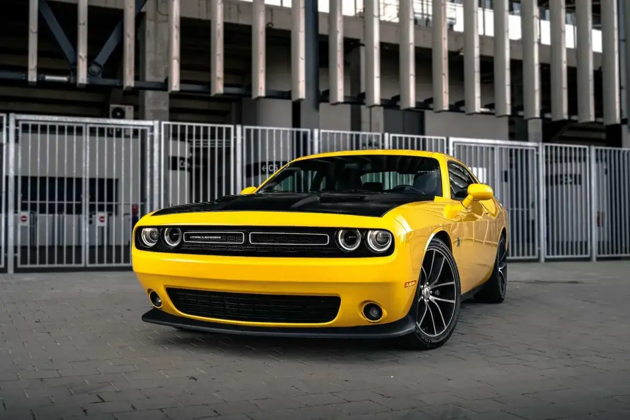 Dodge Challenger 5.7 HEMI - Złoty środek czy kosztowny błąd?