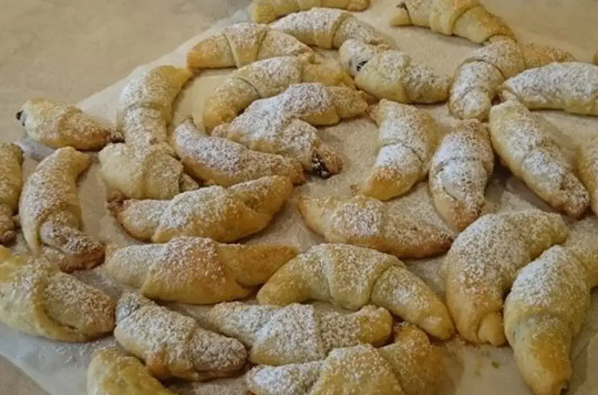 Rogaliki z powidłami - jak zrobić miękkie i szczelne?