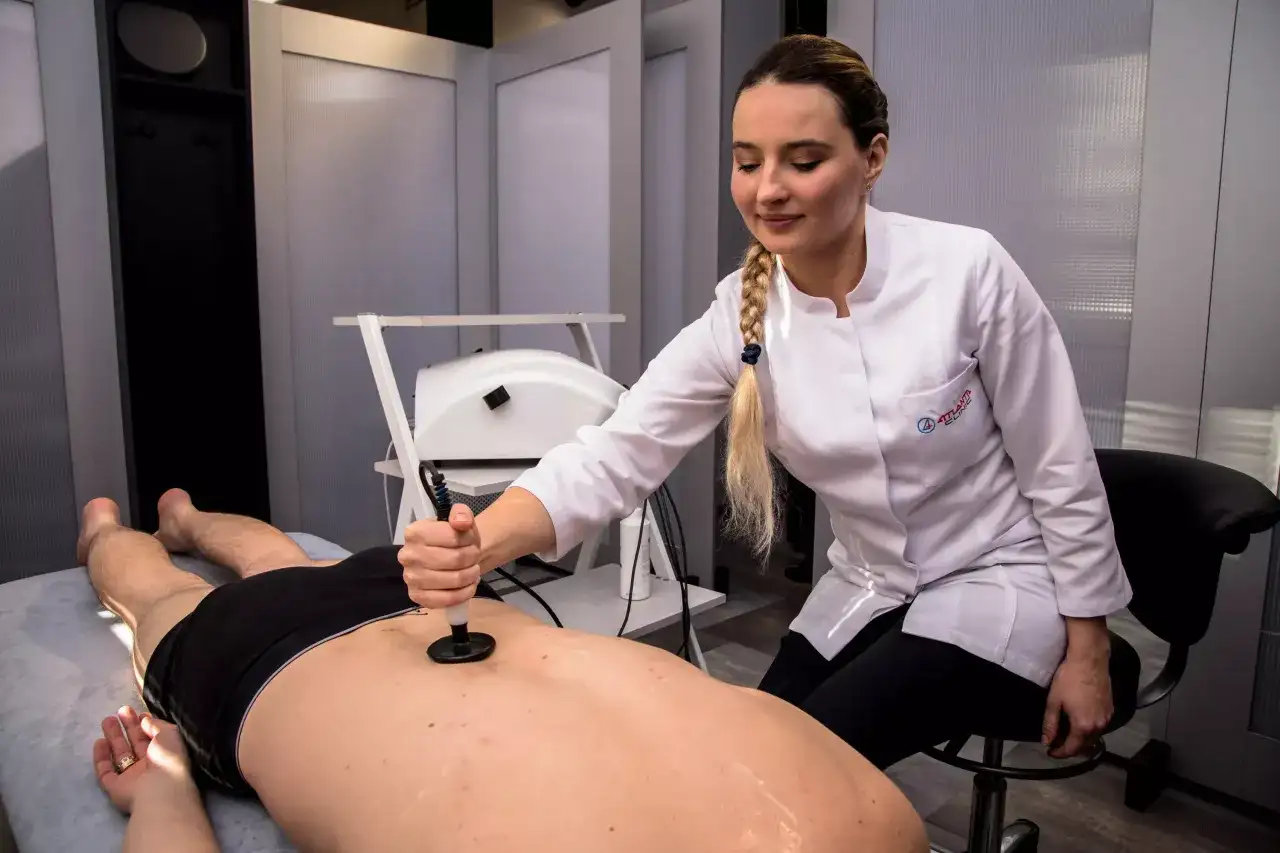 Kriolezja stawu biodrowego - kiedy pomaga i na co uważać