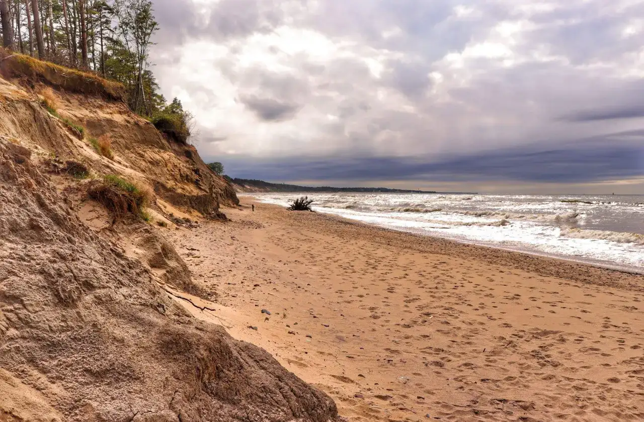 Orzechowo koło Ustki - plaża, klif i wieża widokowa