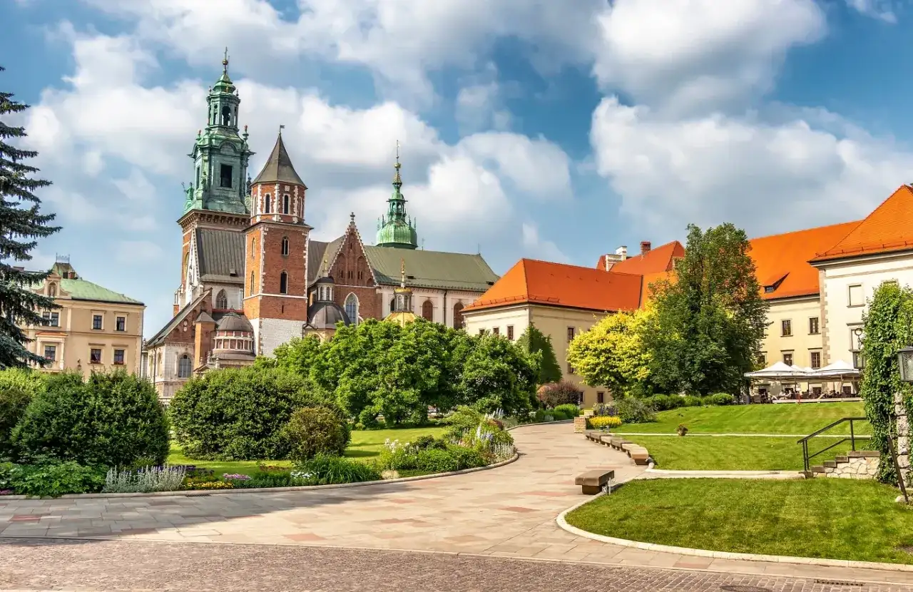 Wawel - Ceny biletów dla rodzin. Jak zwiedzać i nie przepłacić?