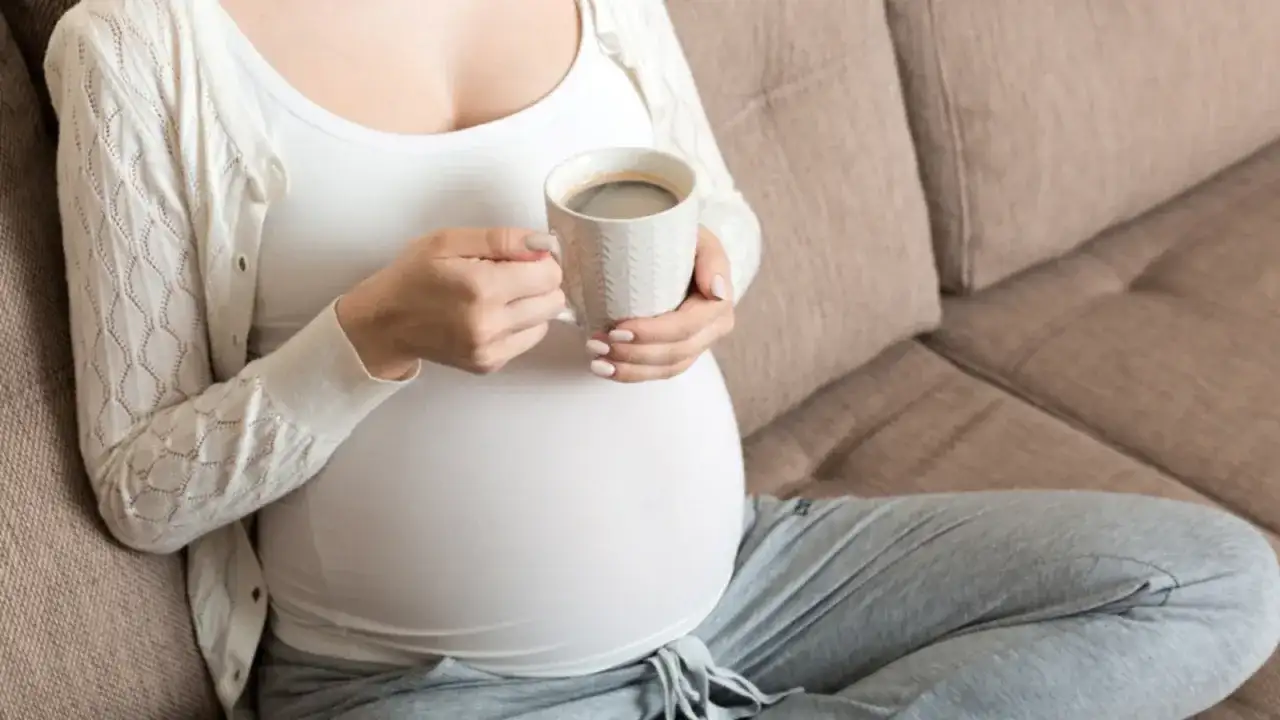 Kaffe under graviditet - Så hanterar du koffeinintaget