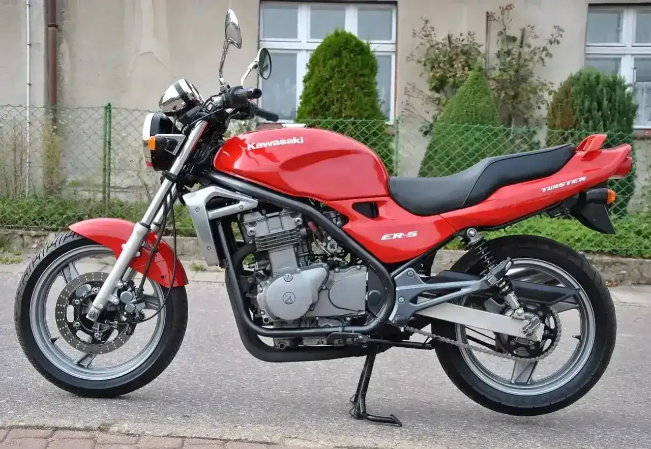 Kawasaki ER-5 - prosty naked, który wciąż ma sens