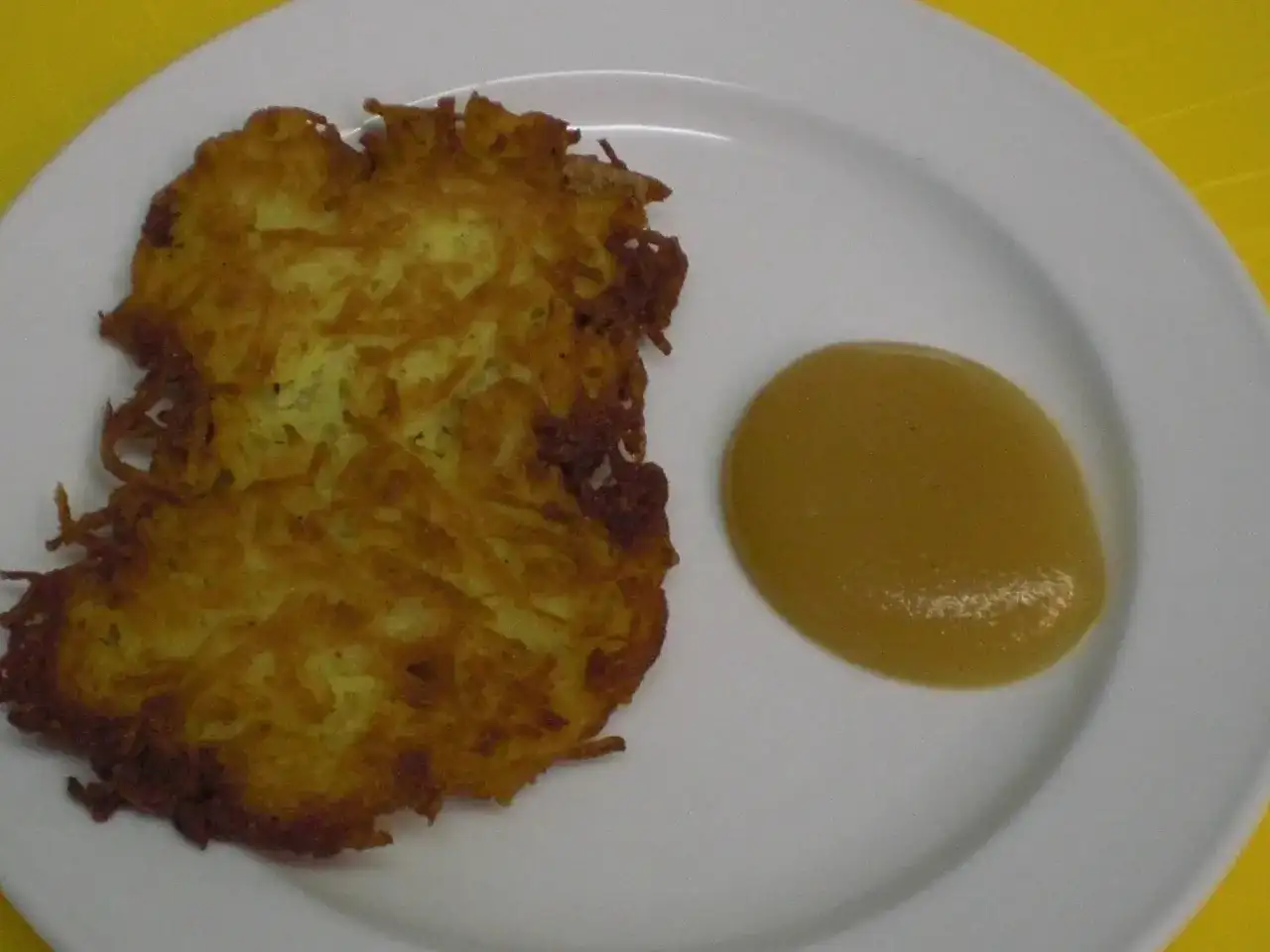 Baggers mit Apfelmus - fränkische Kartoffelpuffer als Hauptgericht