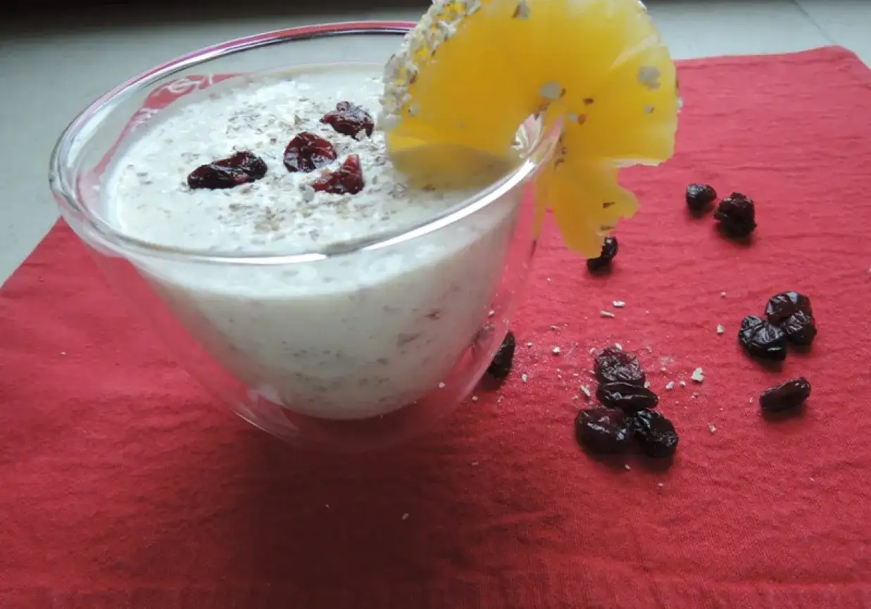 Ananas i żurawina w surówkach: Jak połączyć smaki?
