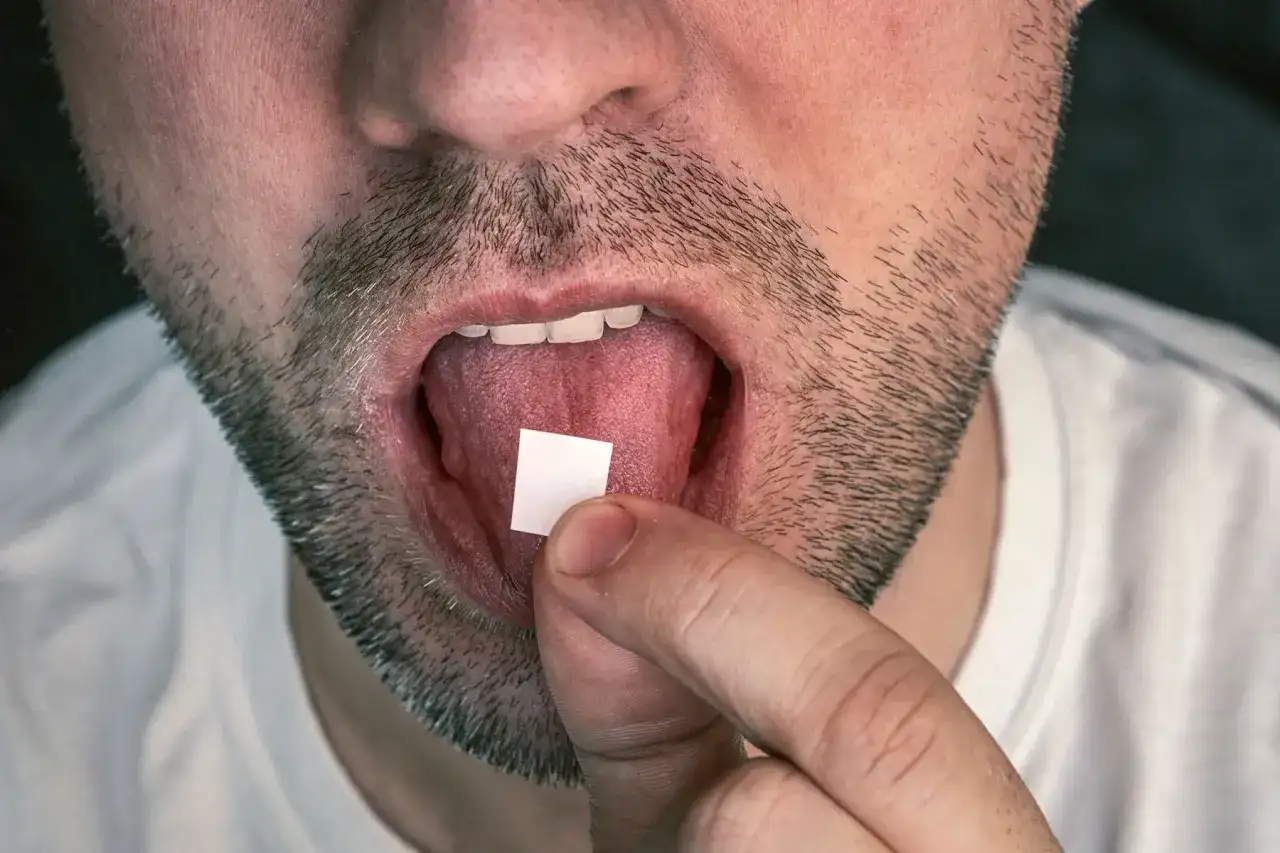 Ergina (LSA) - czy to naturalne LSD? Poznaj działanie i ryzyko