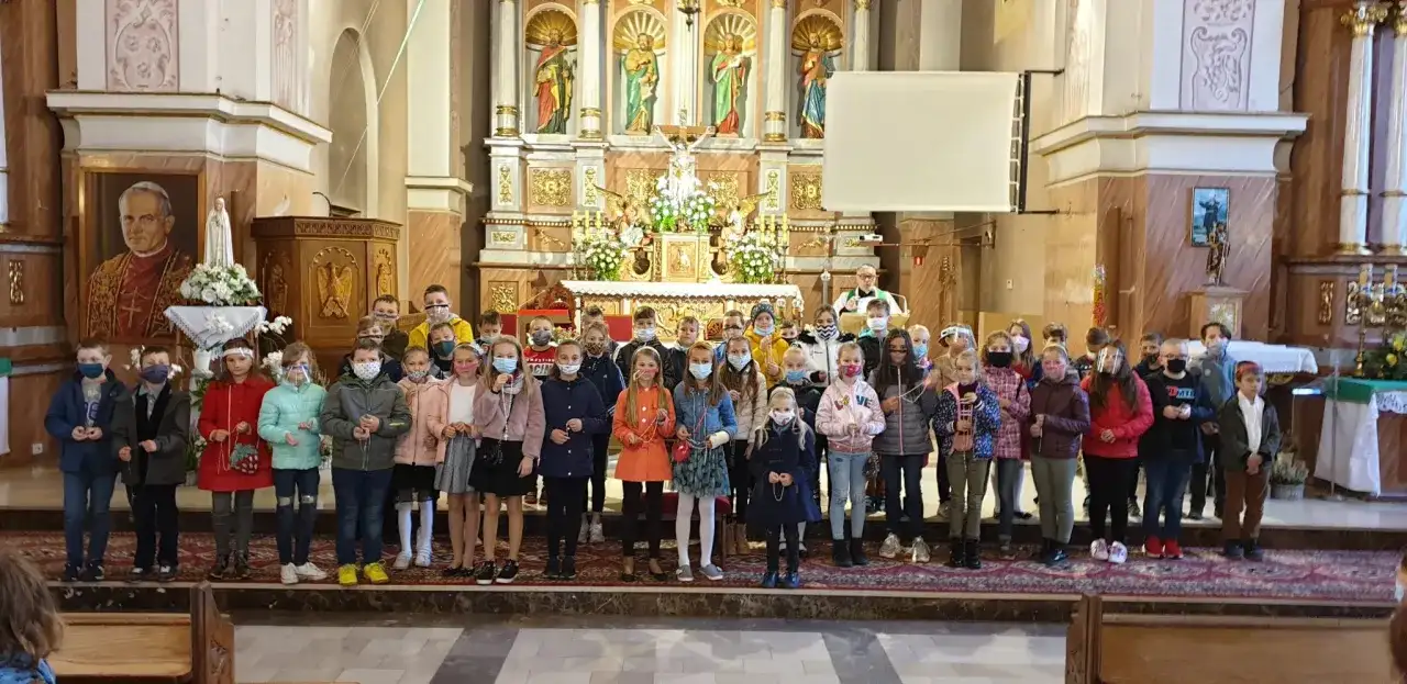 Czy samemu można poświęcić różaniec? Wyjaśniamy zasady Kościoła