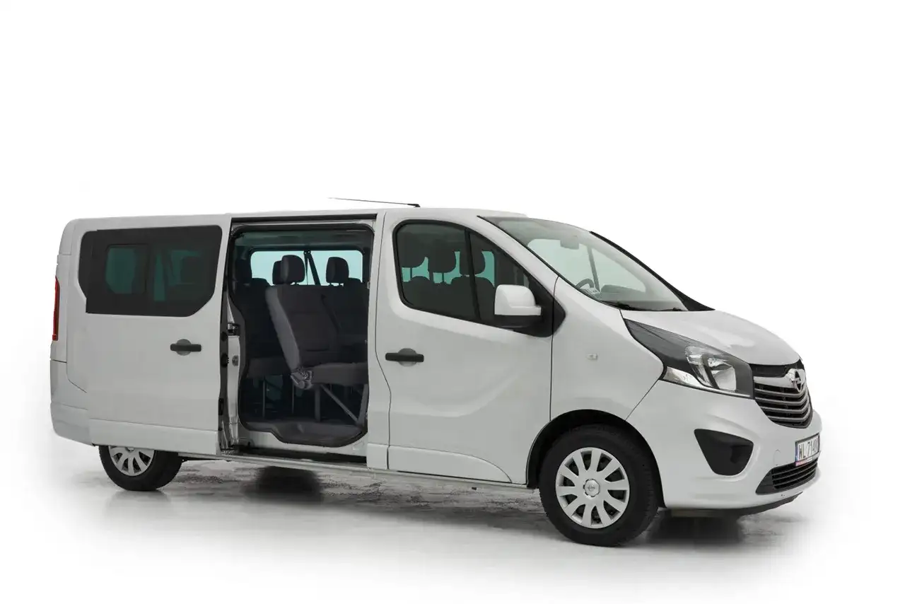 Wynajem busa 9-osobowego - Cennik, koszty, jak nie przepłacić