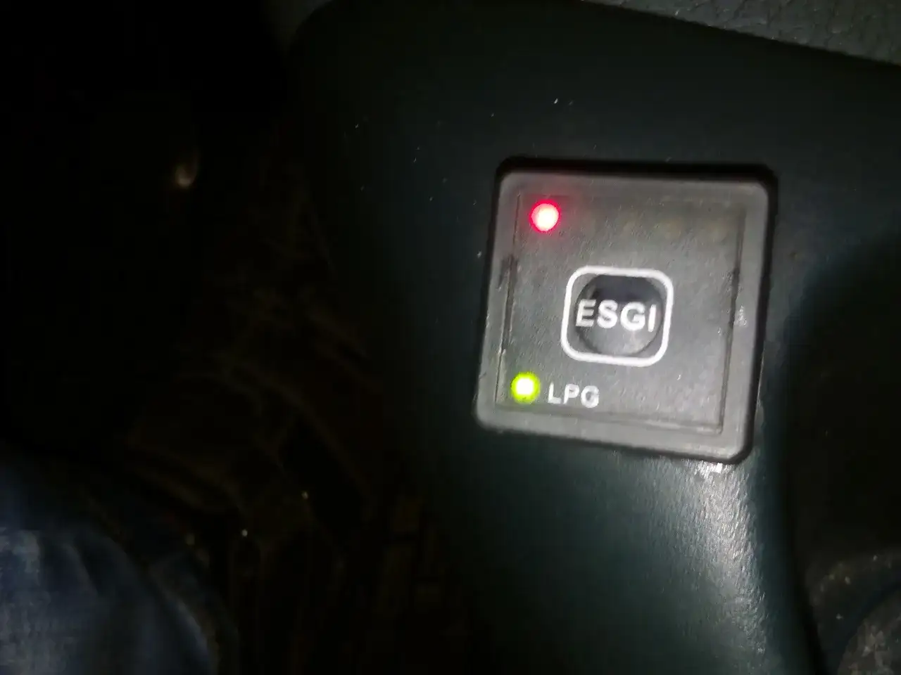 Miga zielona kontrolka LPG? Sprawdź przyczyny i rozwiązania