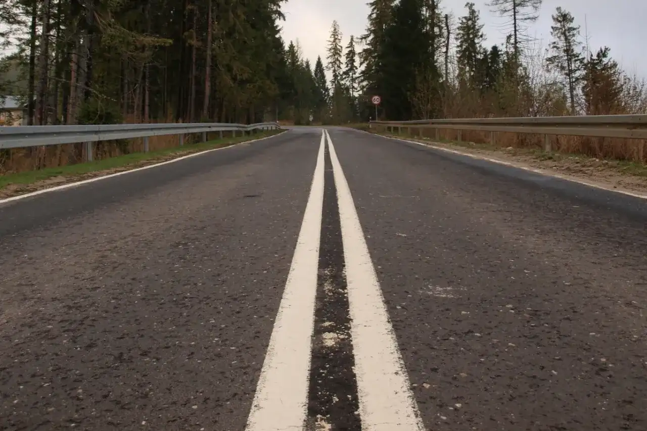 Wyprzedzanie na drogach - Jak unikać błędów i wysokich mandatów?