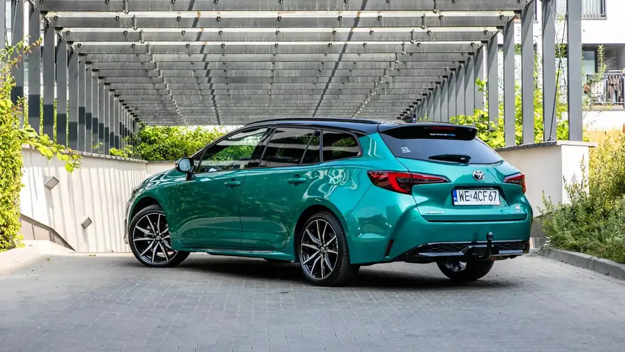 Toyota Corolla Hybrid - którą wersję wybrać i ile pali?