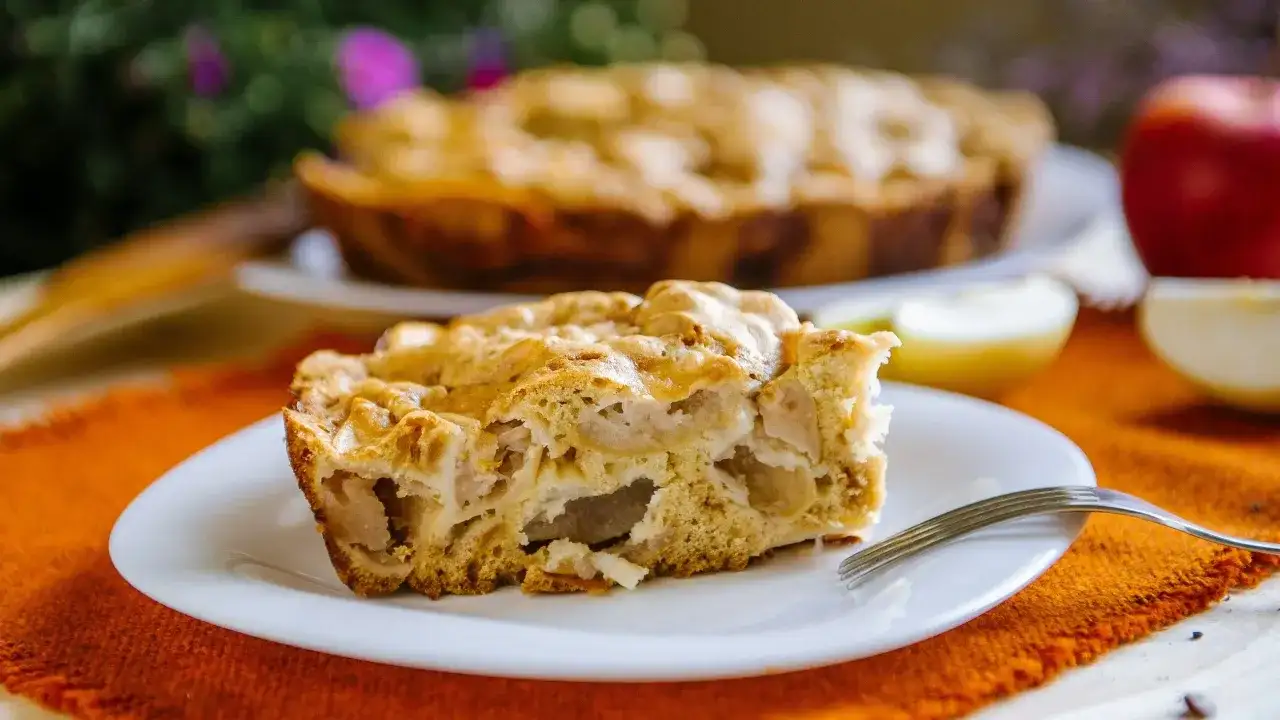 Jak upiec idealną szarlotkę? Czas i temperatura pieczenia