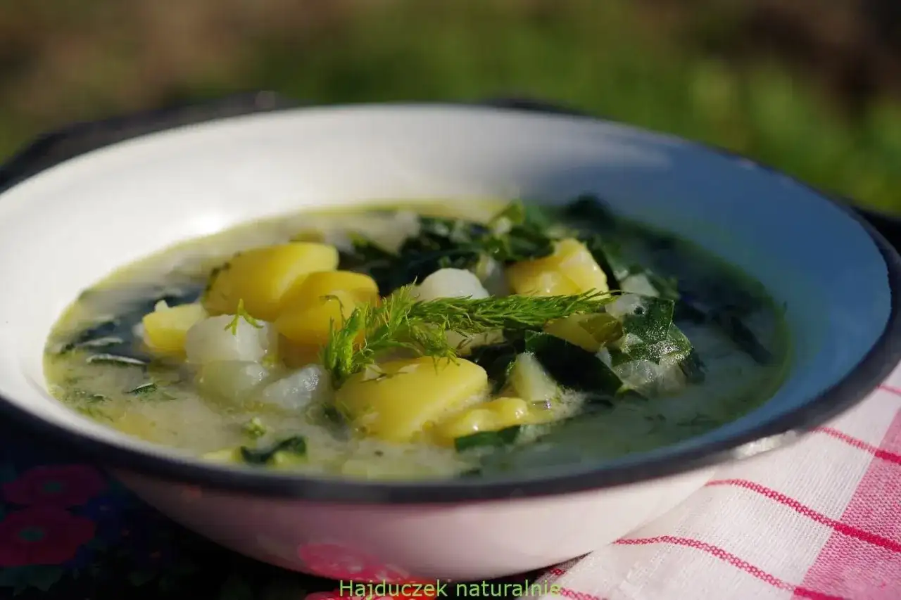 Zupa z kalarepy - prosty przepis na lekką oberibę