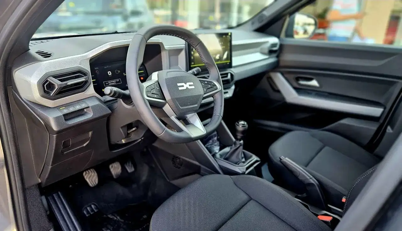 Dacia Bigster wnętrze - Czy to idealny SUV dla rodziny?