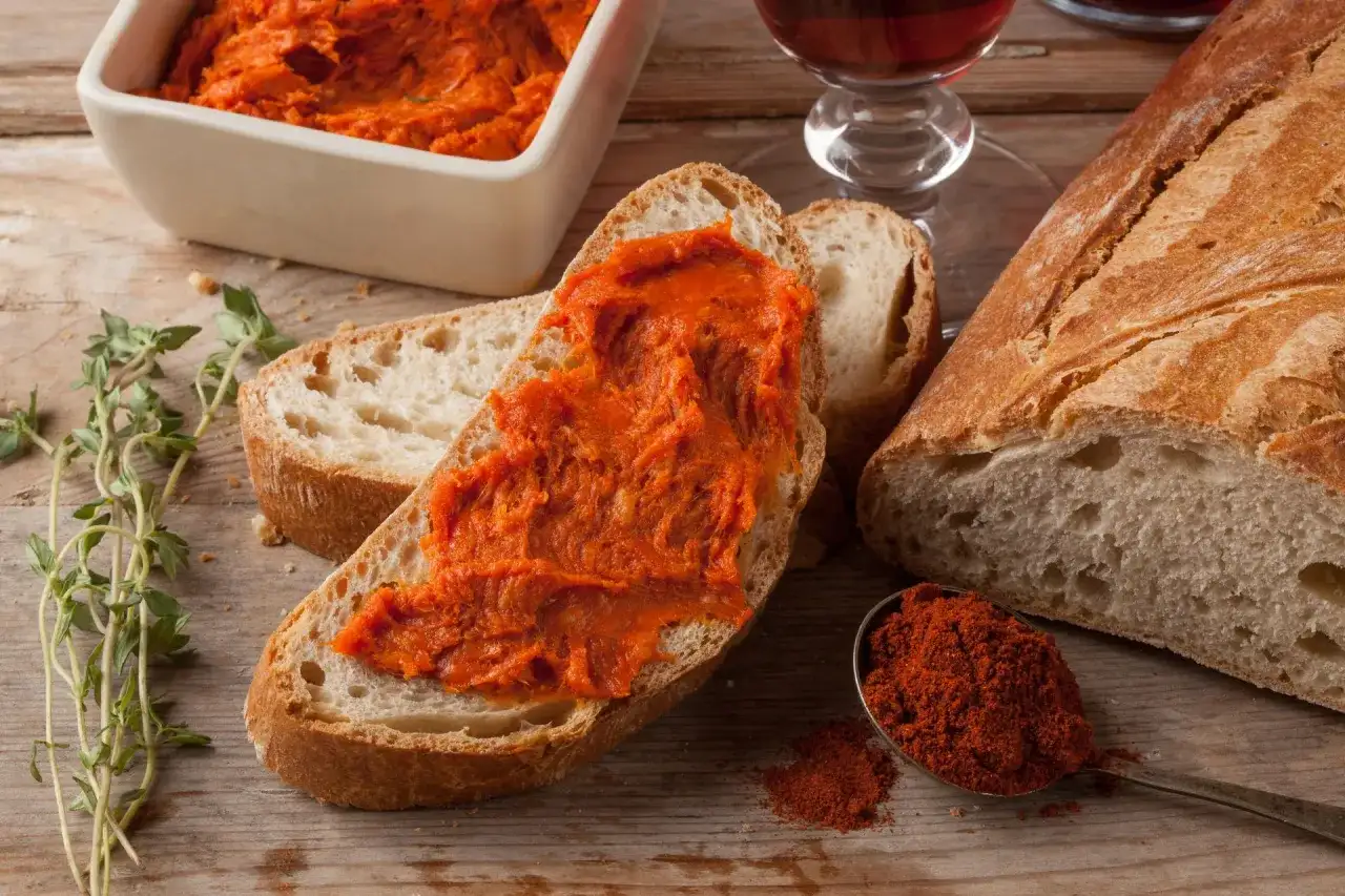 Nduja co to? Pikantna wędlina z Kalabrii - przewodnik!