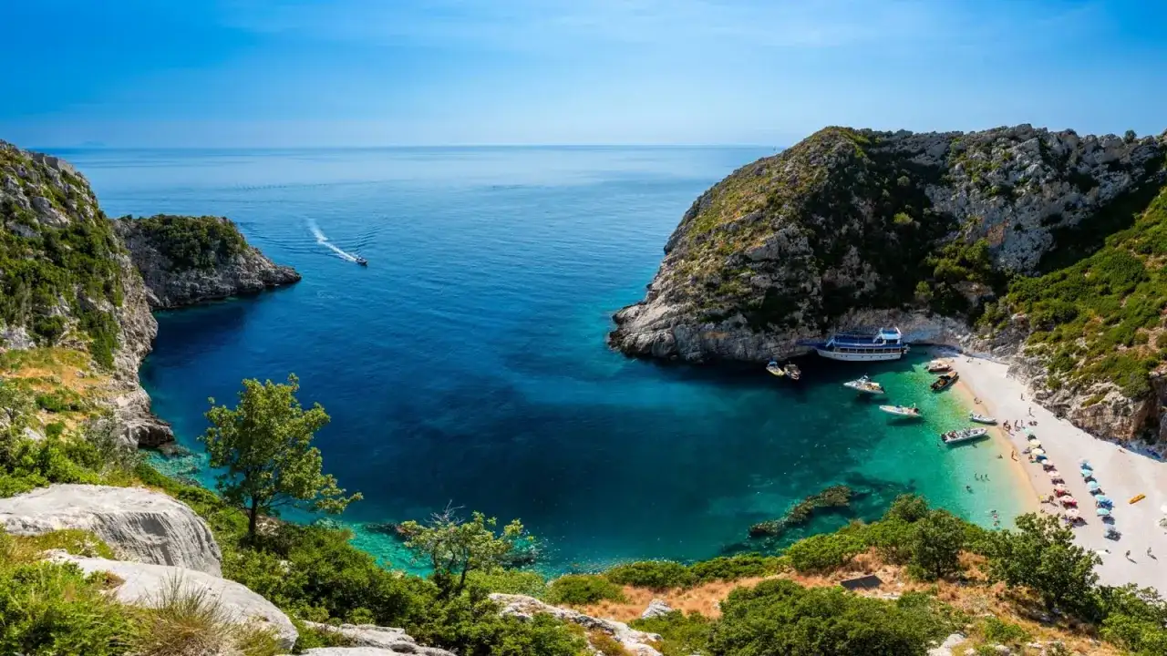 Ile leci się do Albanii z Polski? Pełny czas podróży