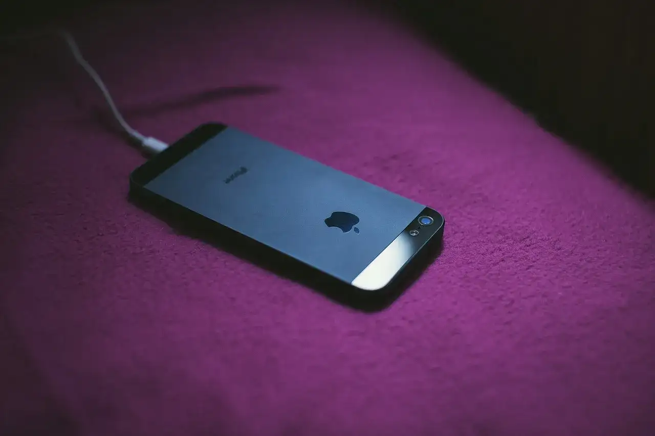 Jak zmierzyć pojemność baterii w telefonie? Poradnik