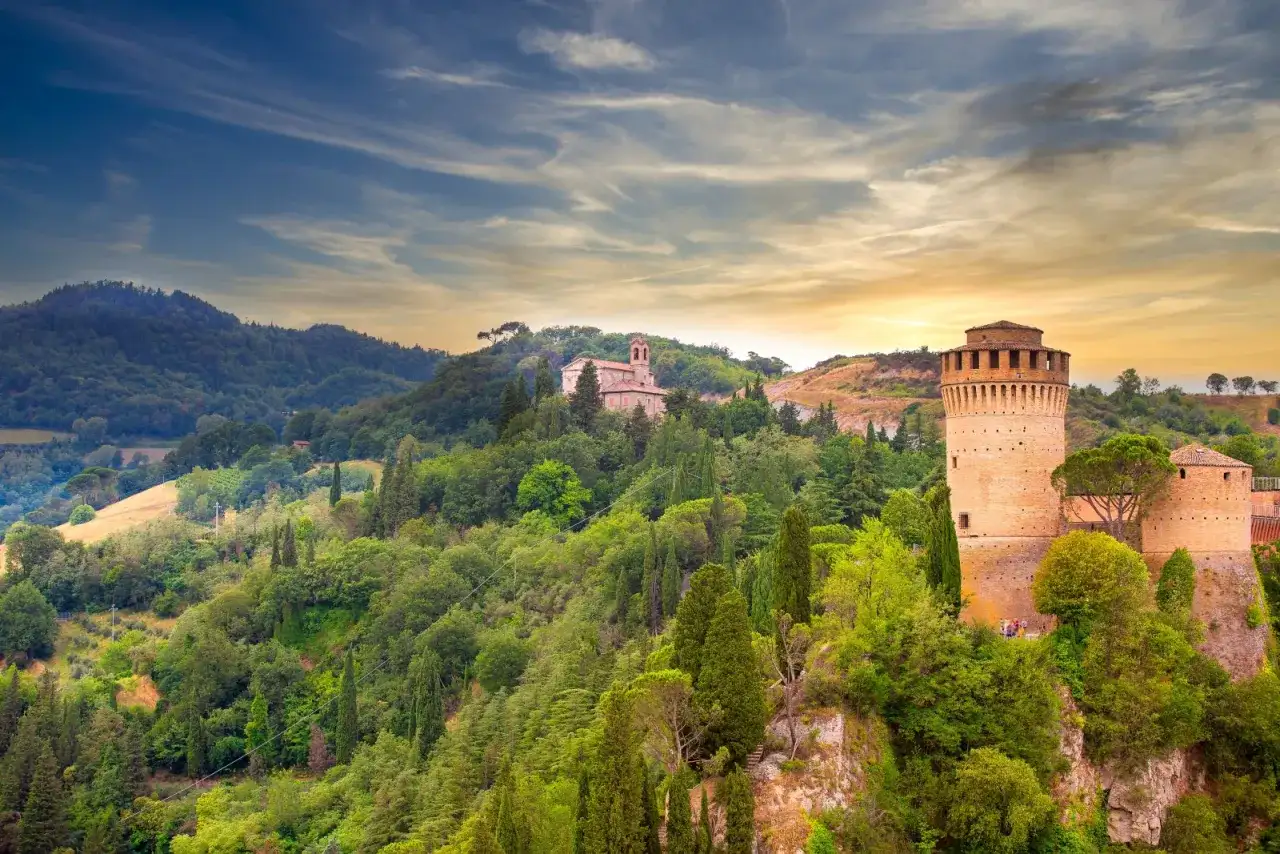 Brisighella - Dove si trova e perché la sua posizione è unica
