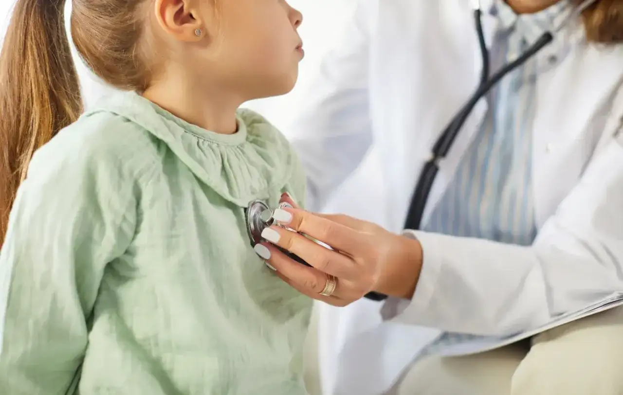 Pediatria - Kiedy reagować? Objawy, leczenie i profilaktyka u dzieci