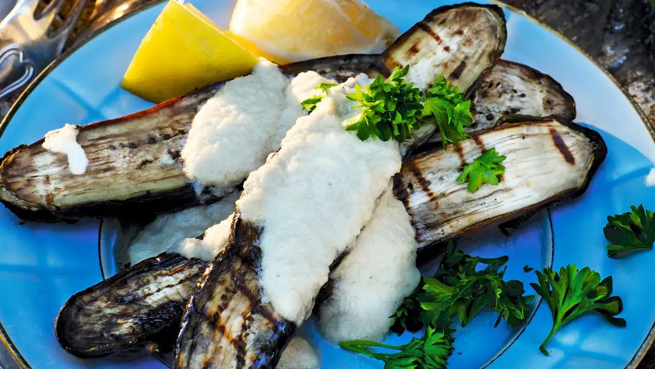 Grilla aubergine perfekt - Så får du den mjuk & smakrik