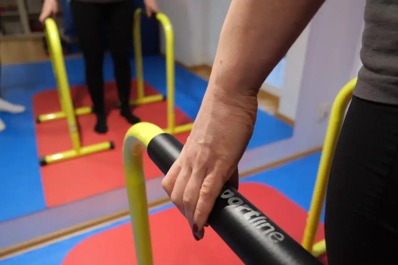 Niedowład nóg - Jak leczyć? Diagnoza, terapia, rehabilitacja