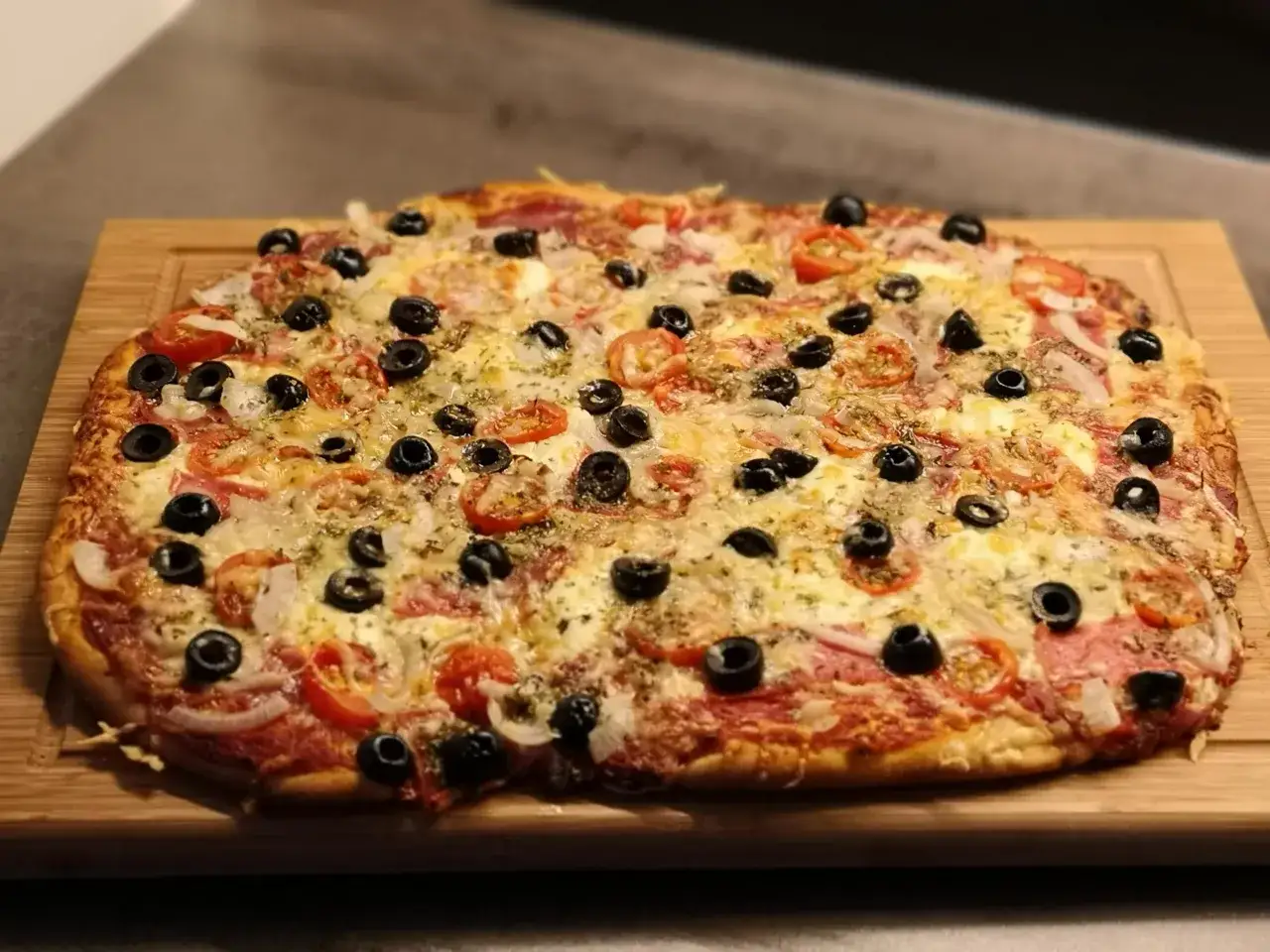 Pizzateig aus dem Thermomix - so wird er knusprig und luftig