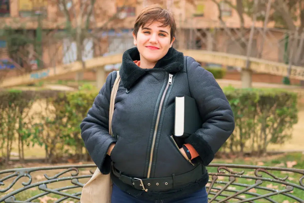 Kurtki przejściowe plus size: Jaki fason wybrać? Poradnik