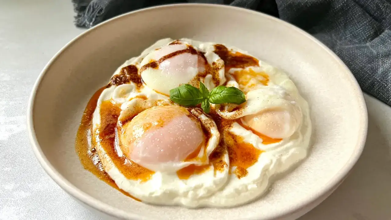 Low carb - Proste przepisy na sycące śniadania i obiady