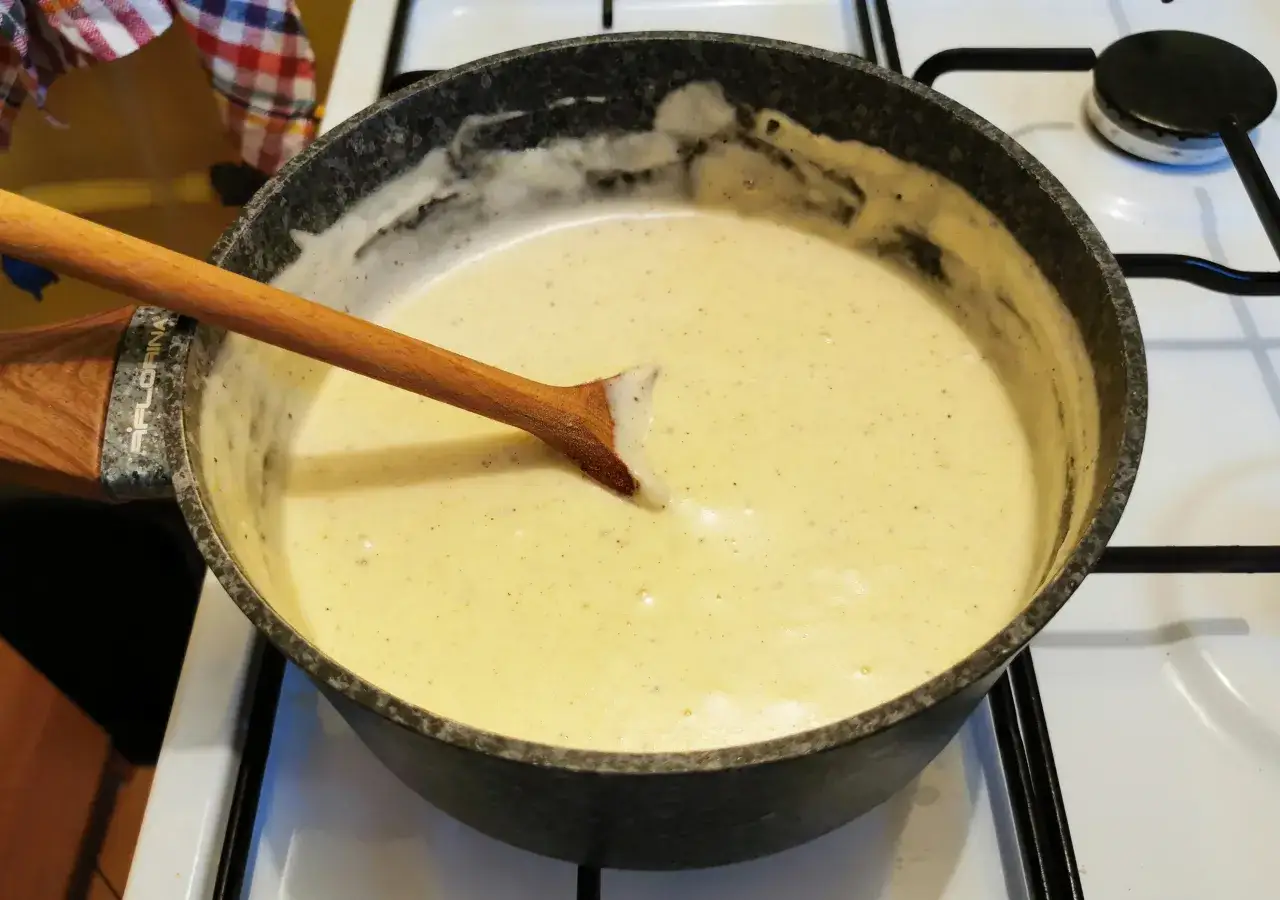 Beszamel vs Velouté: Kluczowe różnice i kiedy ich używać