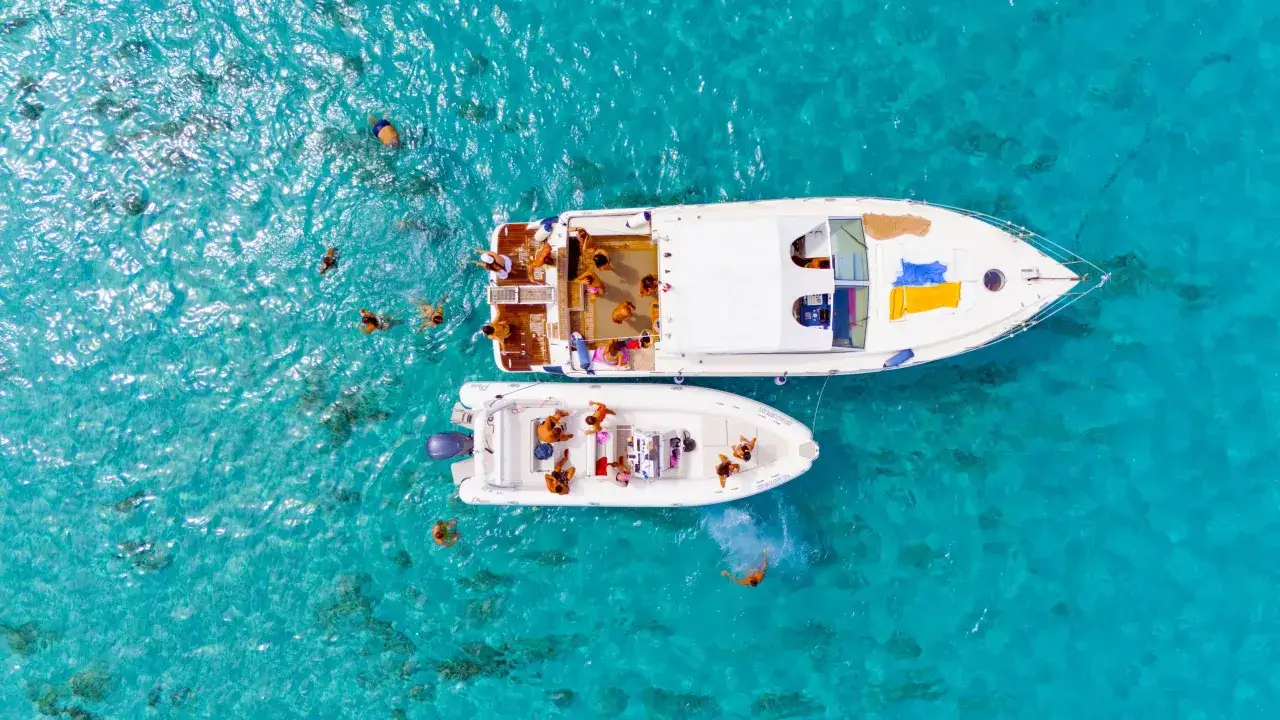 Favignana: il mare, le cale e il vento - La guida definitiva