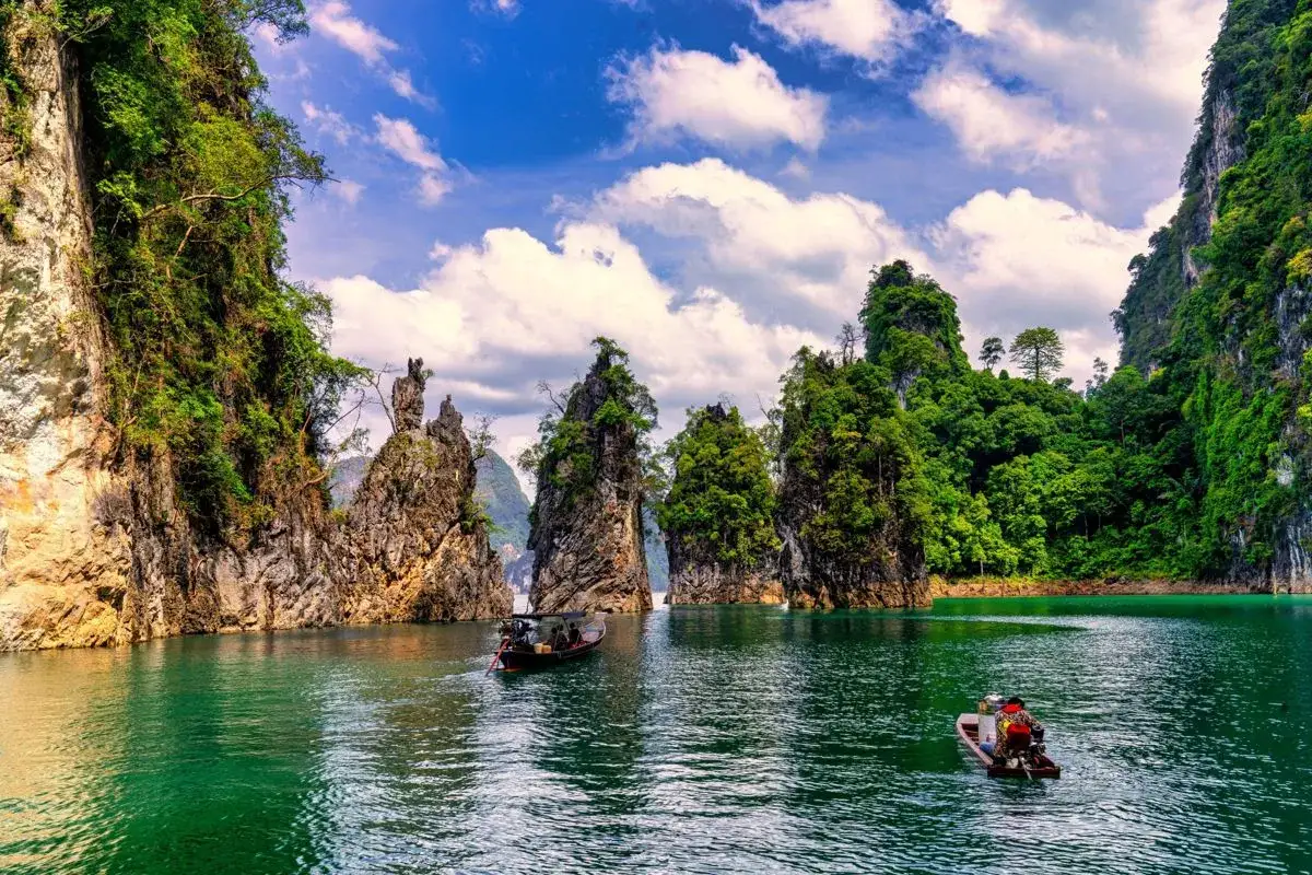 Khao Sok - så planerar du ett besök i regnskogen och vid sjön