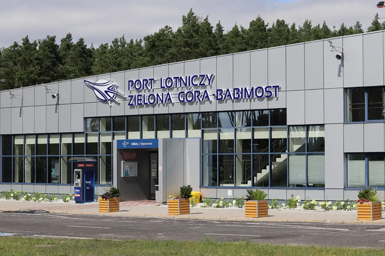 Lotnisko Zielona Góra-Babimost - Czy to Twój idealny port?