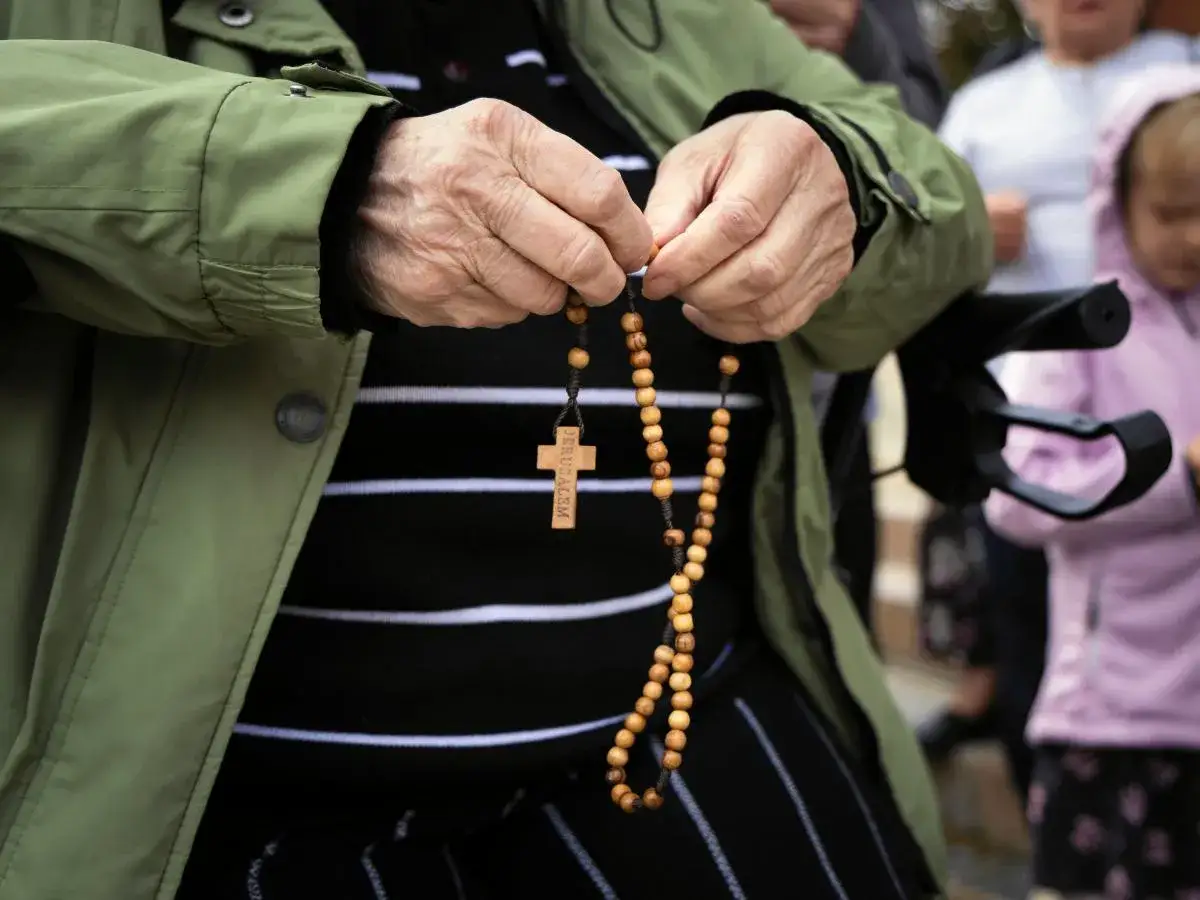 Modlitwa za dorosłe dzieci - Jak odzyskać spokój i zaufać?