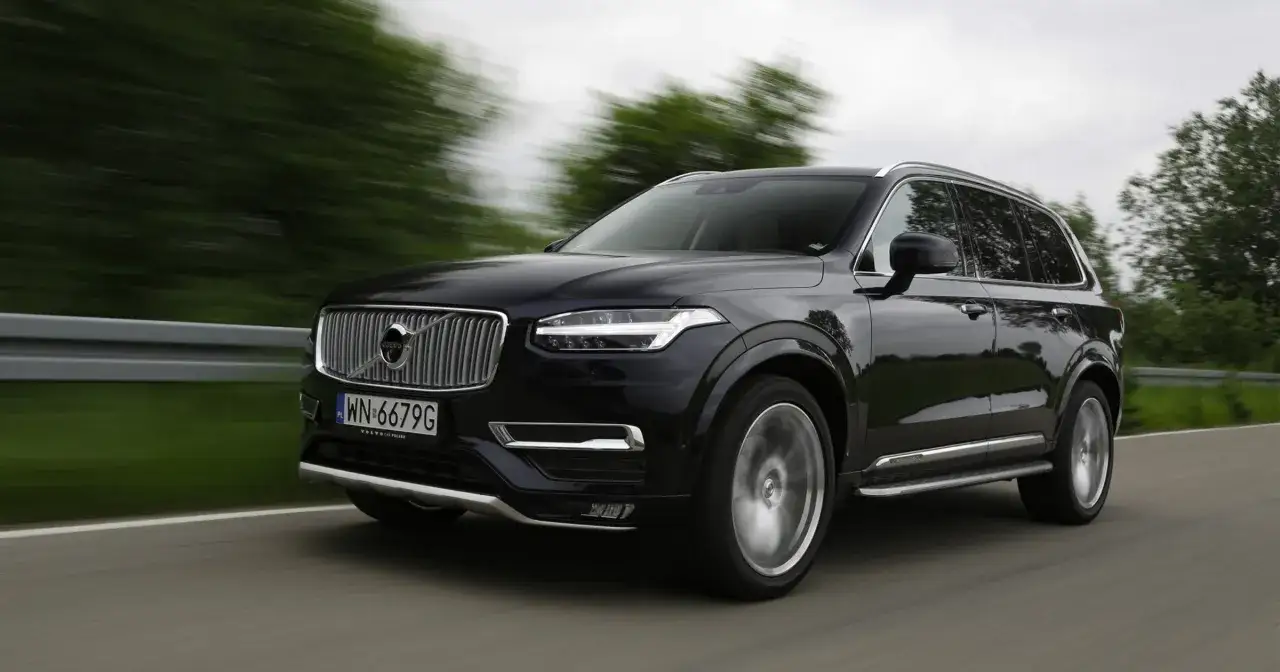 Volvo XC90 V8 - Czy warto kupić? Analiza, koszty, porady!