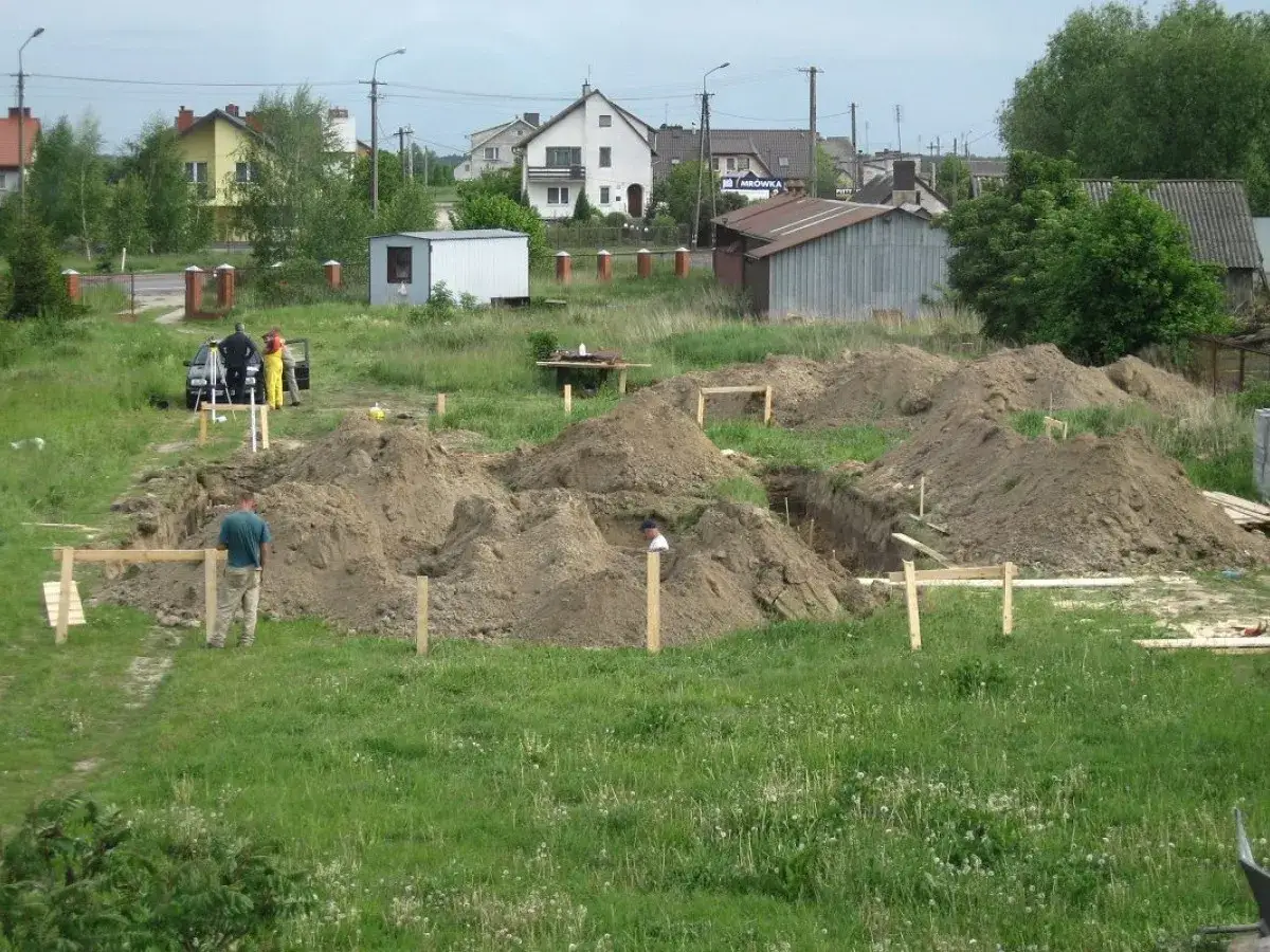 Ile kosztuje wykop pod fundamenty - Czy sama koparka to cały koszt?
