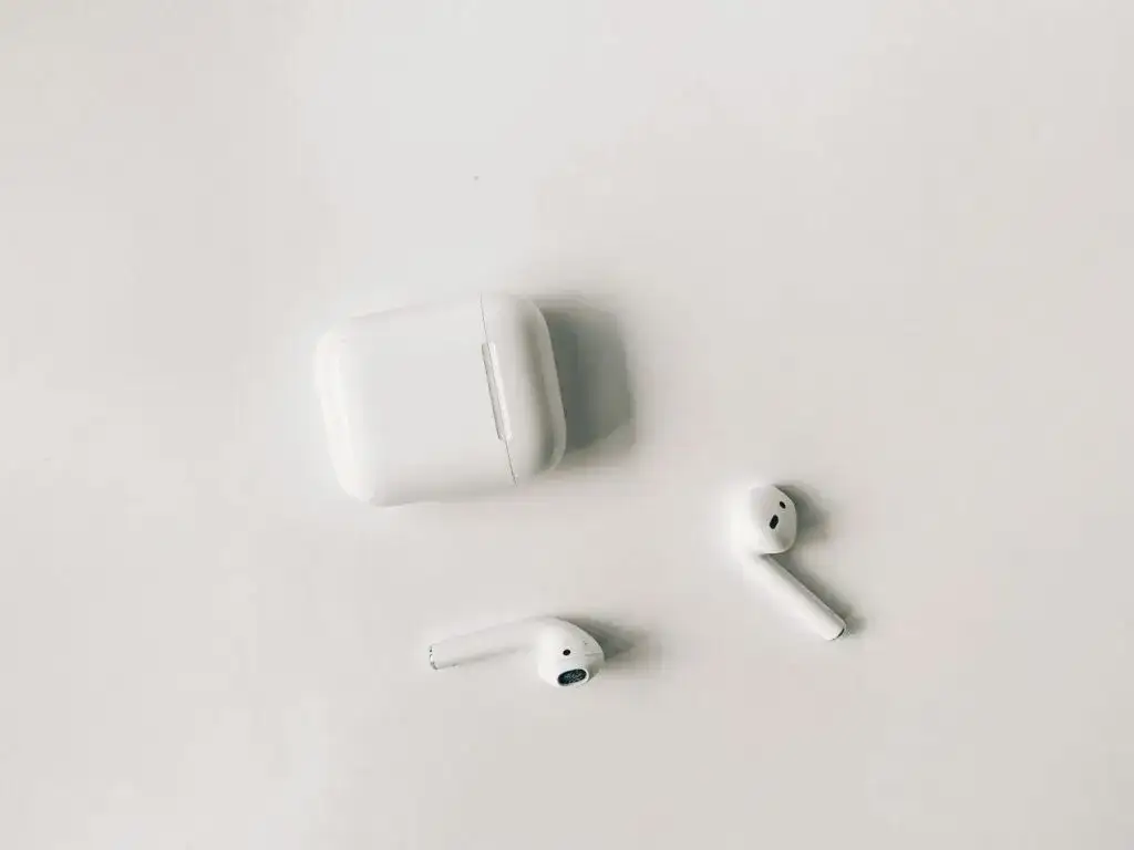 AirPods na Androidzie: Kompletny przewodnik i jak odzyskać funkcje
