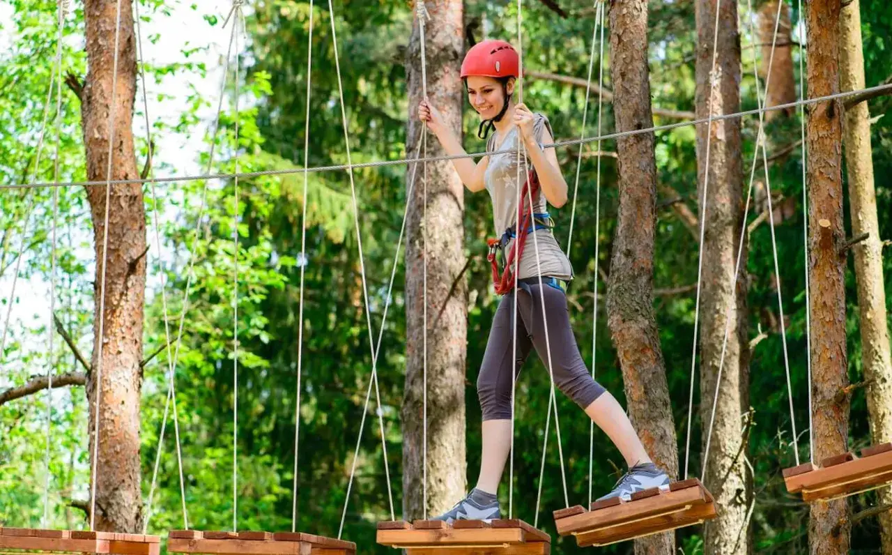 Park Linowy Grabówki: Jak zaplanować idealną rodzinną przygodę?