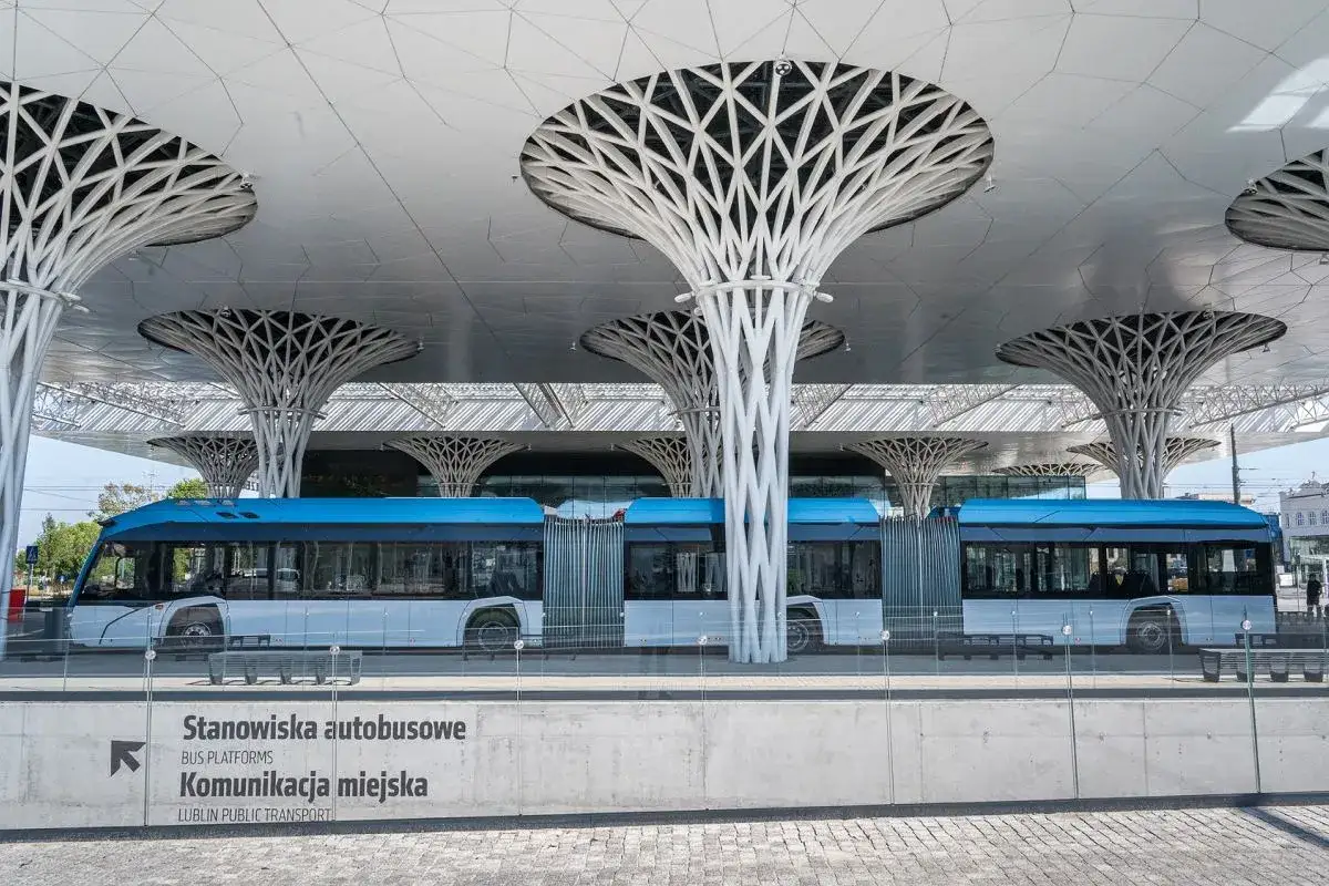 Toruń-Lublin: pociąg, auto czy autobus? Wybierz najlepiej!