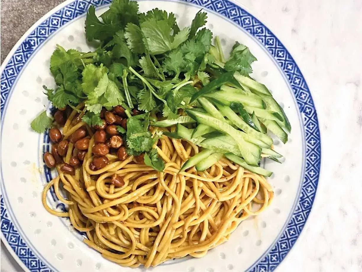 Kall nudelsallad - Så lyckas du med nudlar och dressing