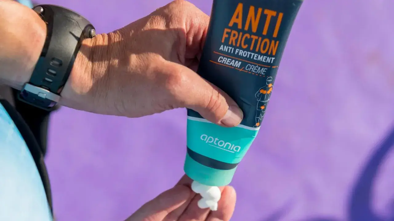 Krem Aptonia Anti Friction, idealny co na obtarte uda. Zapobiega otarciom podczas wysiłku.