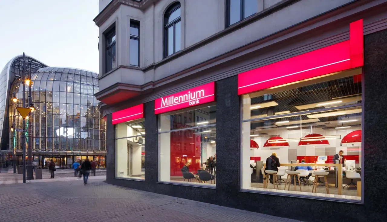 Millennium: Gdzie wpłacić pieniądze? Szybko, bez opłat, BLIK